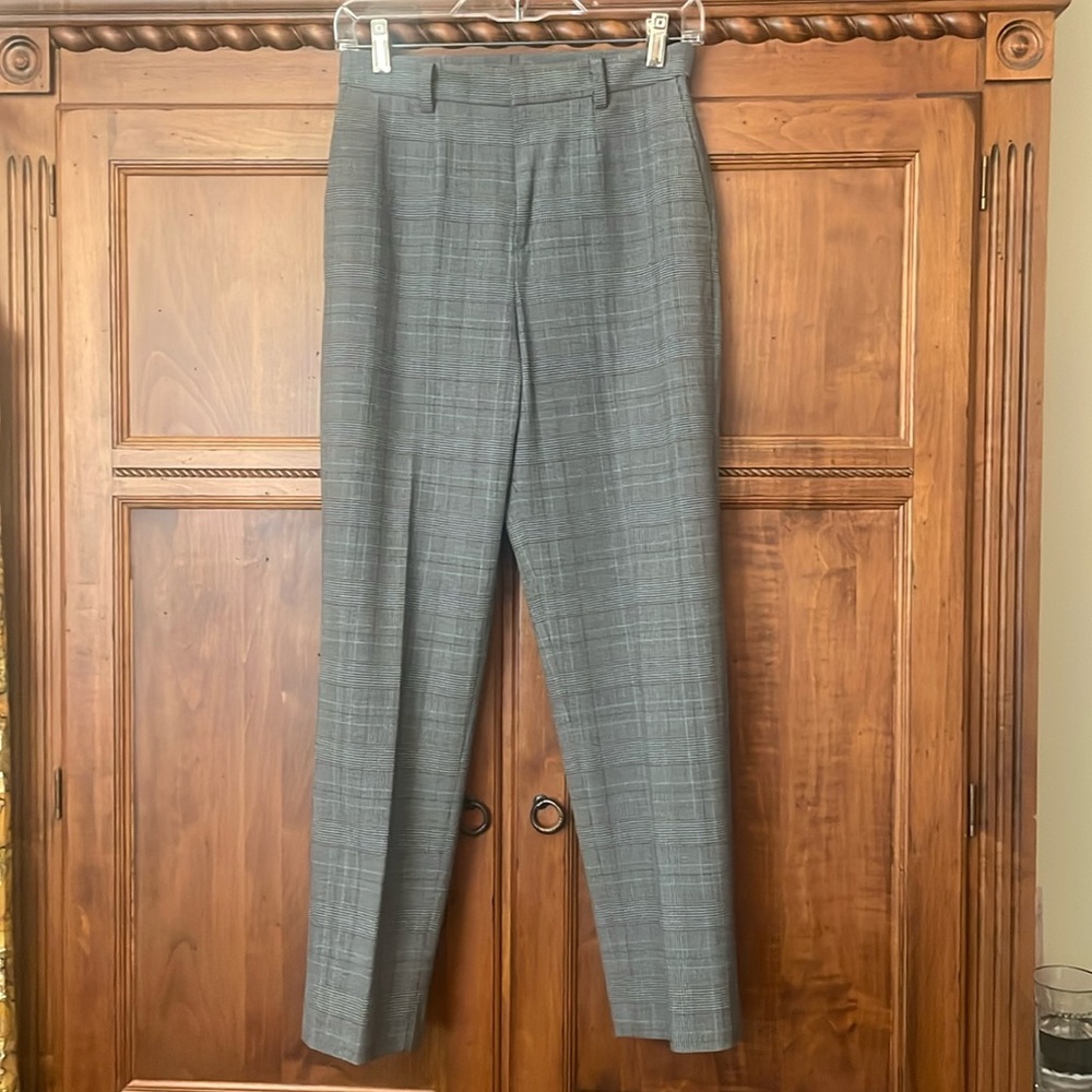NWOT Ladies Uniqlo Smart ankle pants